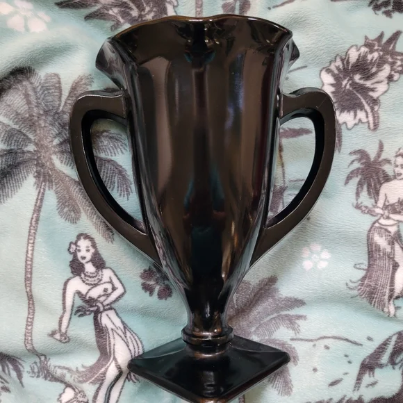 Vintage L.E. Smith Black Amethyst Glass Trophy Vase ~ Embossed Dancing Nymphs - Picture 5 of 16